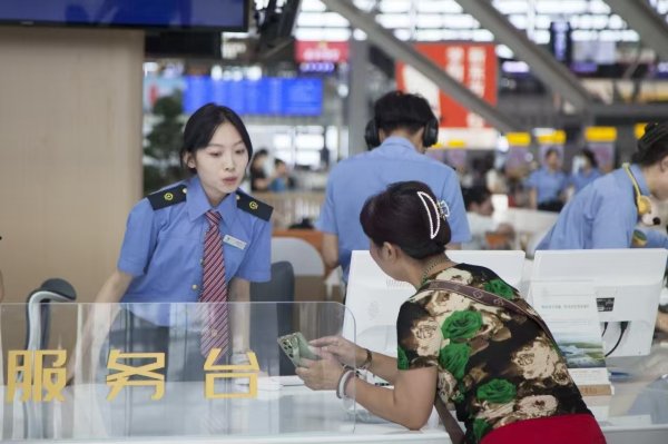 间群策略 山东开行首趟“歌迷”专列