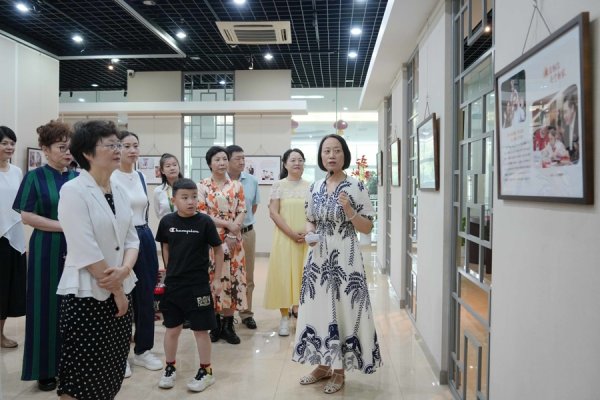 万光证券 50组家庭共绘“廉洁安宁之家”，浦东南码头举办廉洁主题展